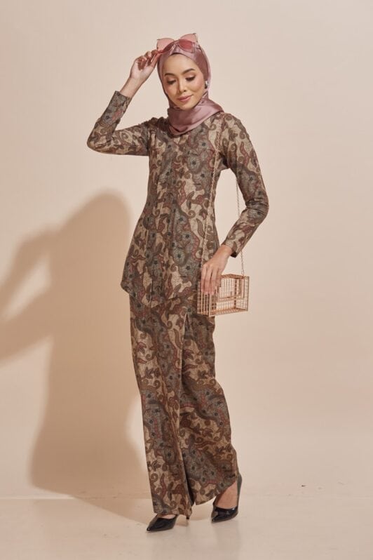Habra Haute Kara Kebaya Batik Kebaya Moden Kebaya Modern Baju Kurung Batik Baju Kebaya Malaysia Batik Indonesia Batik Malaysia Raya Koleksi Raya 2019 KR53