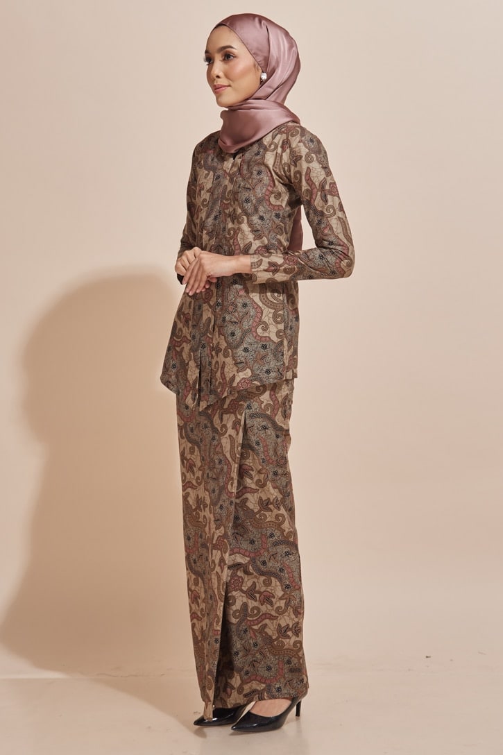 Model Baju  Batik Batik in 2019 Batik fashion Model t