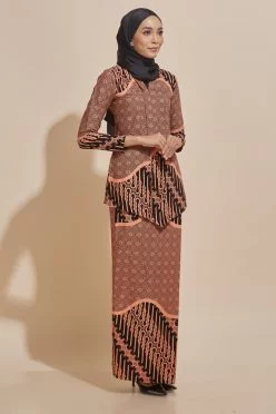 habra haute kebaya nyonya kebaya batik malaysia indonesia batik cotton kebaya moden kebaya peplum kebaya batik jawa kebaya batik modern kebaya batik 2019 kara kebaya batik kr72