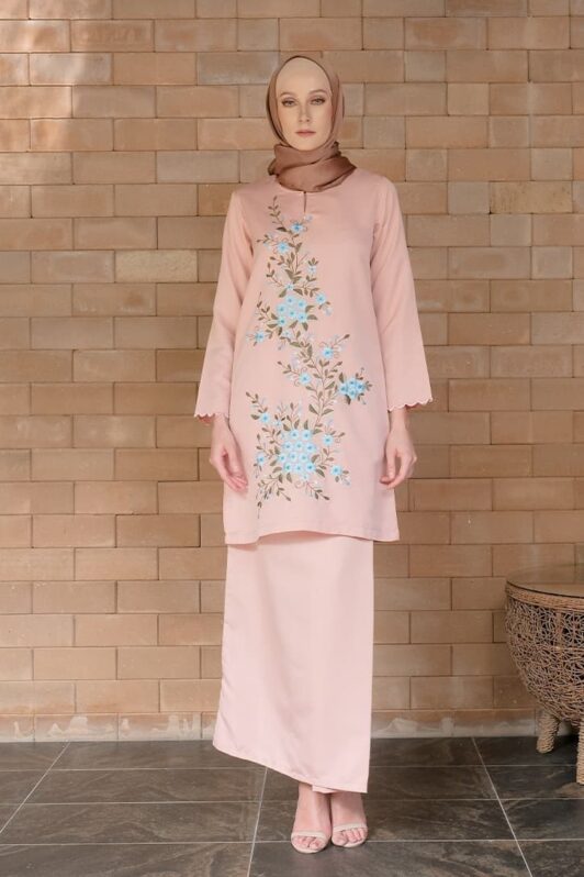 habra haute baju kurung labuh baju kurung pahang kurung moden kurung cotton modern kurung sulam bunga baju raya 2020 baju kurung pink MM03