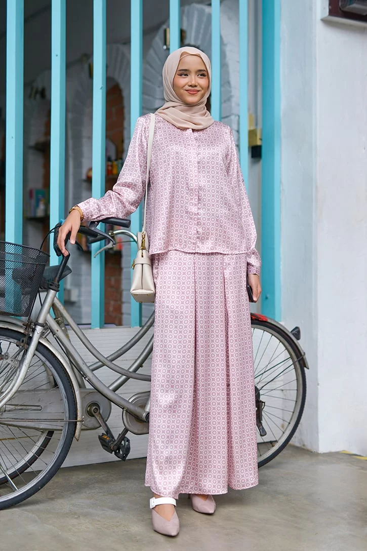 habra haute emma skirt set skirt kembang skirt labuh skirt muslimah skirt and blouse skirt set outfit skirt set summer skirt set casual skirt summer nude EM16